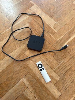 Apple TV con mando