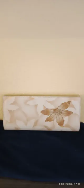 Cartera Beige Piel con Diseño Floral