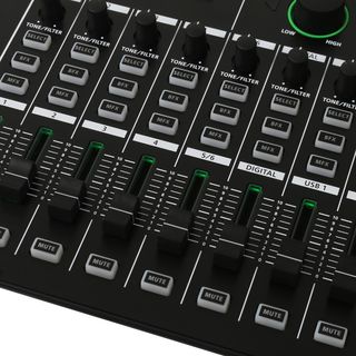 Roland MX-1 Mix Performer