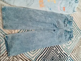 Pantalones vaqueros con estampados