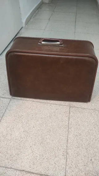 Máquina de coser Sigma con maletín