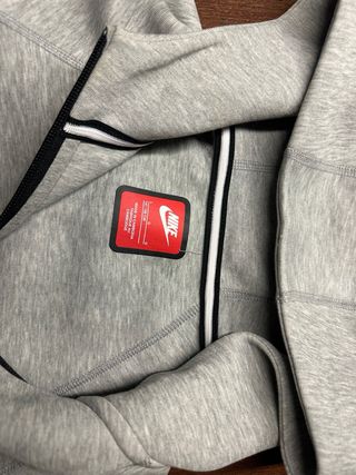 Sudadera Nike Tech Gris