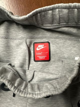 Sudadera Nike Tech Gris