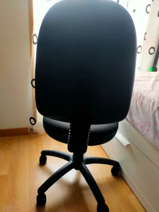 Silla de escritorio regulable negra