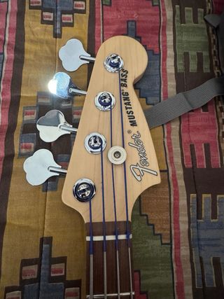 Bajo Fender American Performer Mustang Bass