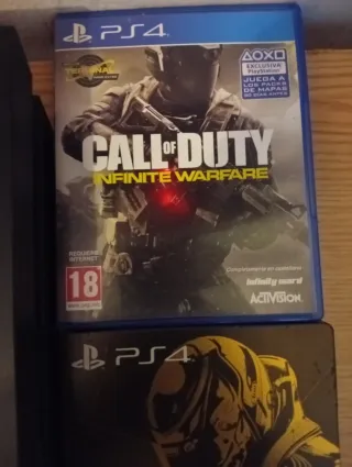 PS4 (PlayStation 4) Negra + 7 Juegos