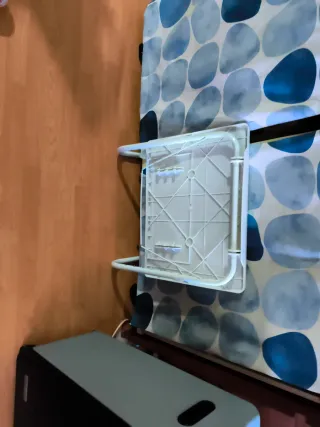 Mesa auxiliar plegable