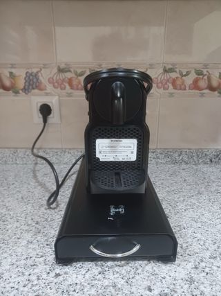 Cafetera Nespresso DeLonghi Inissia Negra