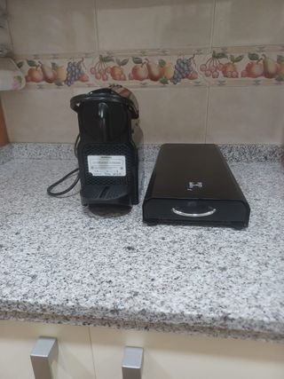 Cafetera Nespresso DeLonghi Inissia Negra