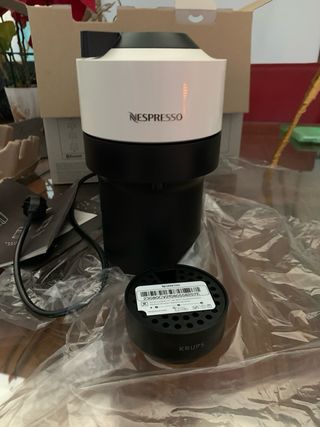 Cafetera Nespresso Vertuo Pop Krups .Blanca