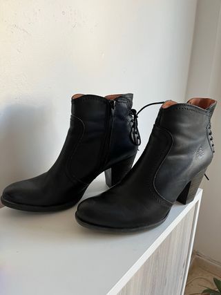Botines negros tacón cordones