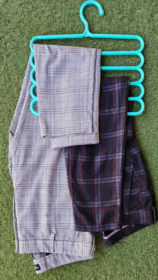 Pantalones de cuadros grises y morados