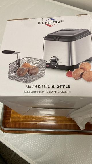 Freidora. 25€  casi nueva