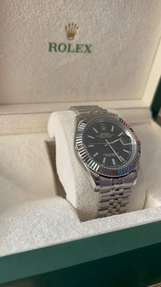 Reloj Rolex de Lujo Negro y Plateado