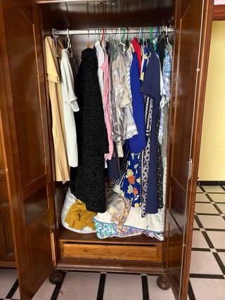 Armario antiguo madera maciza