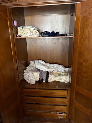 Armario antiguo madera maciza