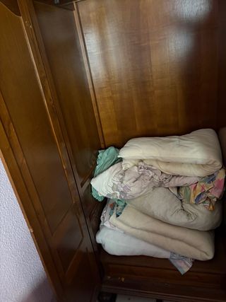 Armario antiguo madera maciza