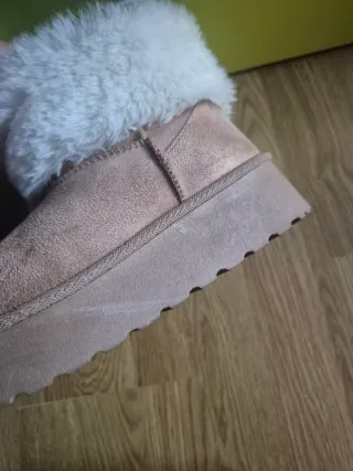 Botines beige estilo UGG