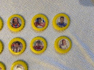 13 Chapas las fichas de la Liga 2004