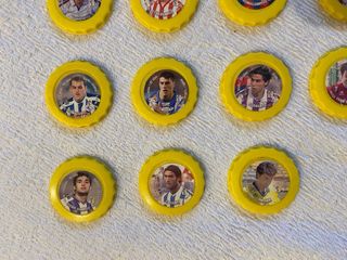 13 Chapas las fichas de la Liga 2004