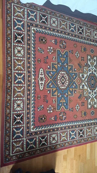 Alfombra grande salón diseño tradicional