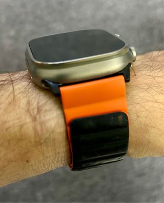 Cinturino magnetico arancione per Apple Watch