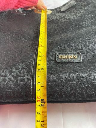 Bolso Grande DKNY Negro Bordado Dorado