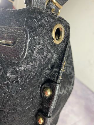 Bolso Grande DKNY Negro Bordado Dorado