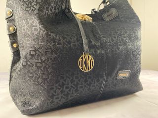 Bolso Grande DKNY Negro Bordado Dorado