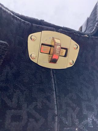 Bolso Grande DKNY Negro Bordado Dorado