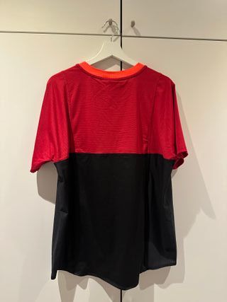 Camiseta Padel Kuikma Roja y Negra Talla M