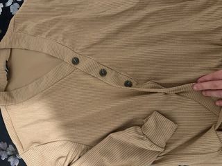 Jersey beige con botones