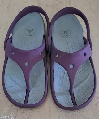Chanclas Moradas Crocs Talla 11 (EU 28-29)