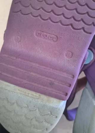 Chanclas Moradas Crocs Talla 11 (EU 28-29)