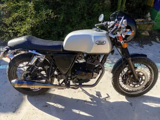 Motocicleta Mash Café Racer Silver