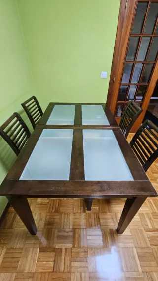 Mesa de comedor extensible de madera y cristal