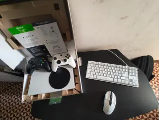 Xbox Series S + Teclado y Ratón