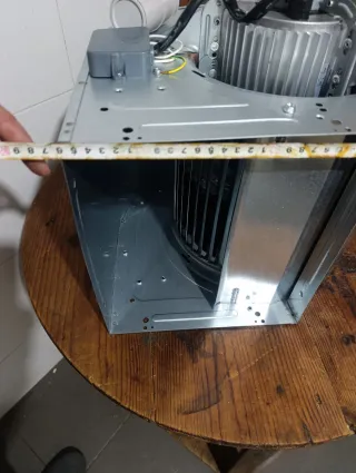 Ventilador centrífugo metálico  en su caja