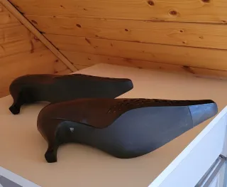 Zapatos de tacón fino piel marrón/oro. T.38