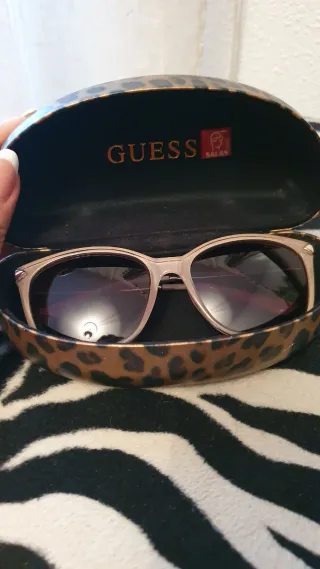 Gafas de sol Guess marrones y rosas