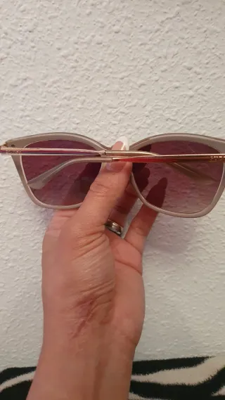 Gafas de sol Guess marrones y rosas