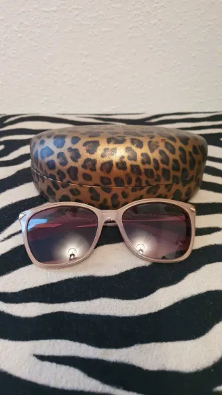 Gafas de sol Guess marrones y rosas