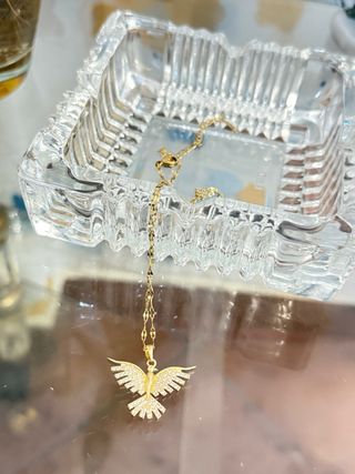 Colar Dourado Pássaro com Cristais