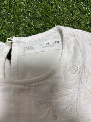 Camisa blanca bordada Zara