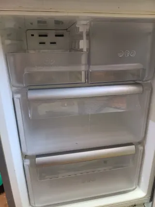 Frigorífico combi LG GR-4693LCX y accesorios