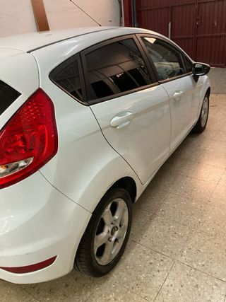 FORD FIESTA MUY CUIDADO