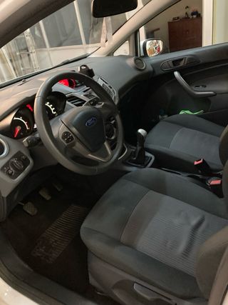FORD FIESTA MUY CUIDADO
