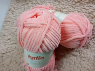2 ovillos Katia Bambi 321