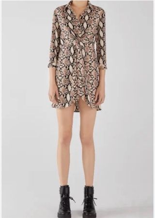 Vestido Bershka estampado serpiente raso