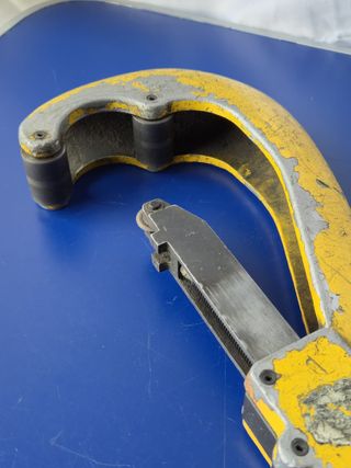 Grande Atrrezzo Tagliatubi Rems